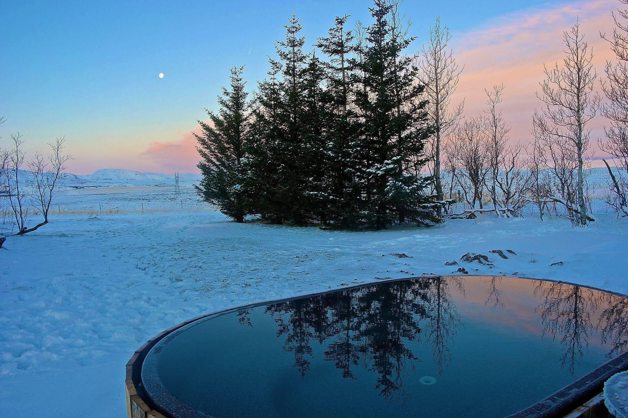 Borealis Hotel Ulfljotsvatn Экстерьер фото