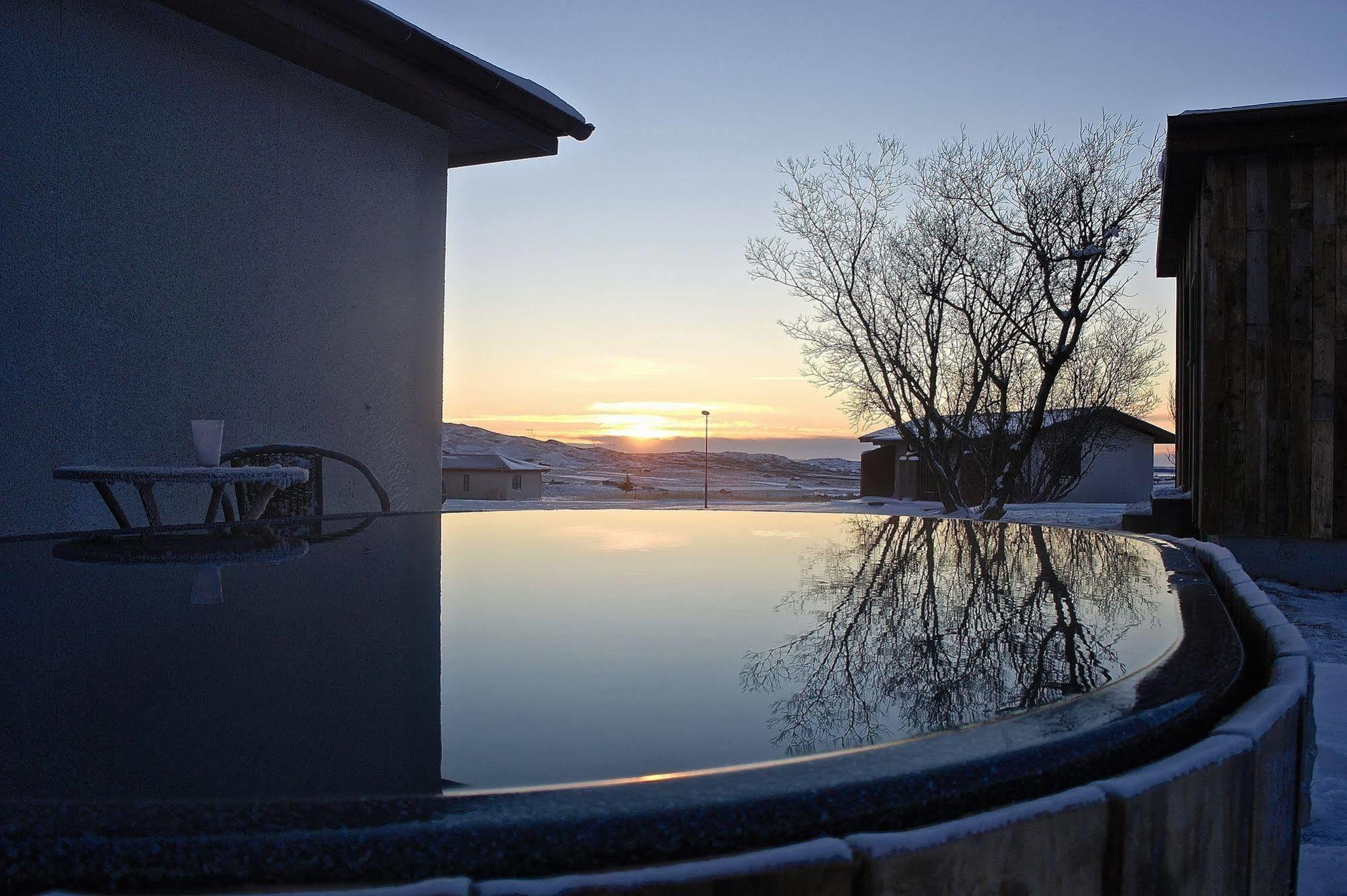 Borealis Hotel Ulfljotsvatn Экстерьер фото